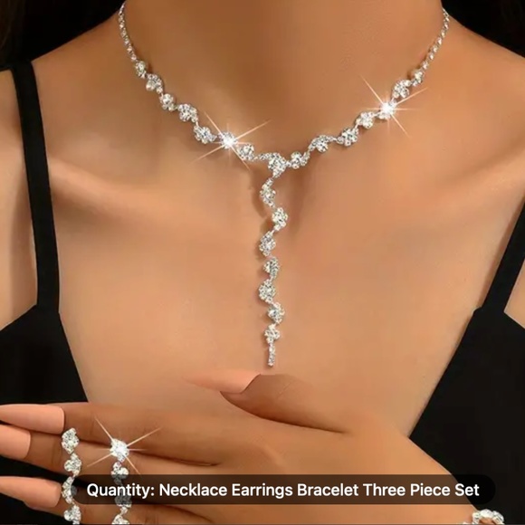 Fashion Jewelry Jewelry - This set includes a necklace, earrings, and bracelet - Silver Plating & Zircons
